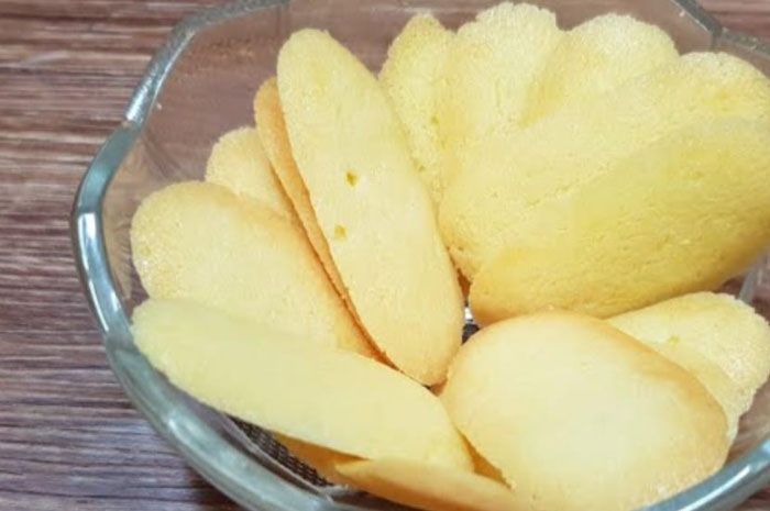 kue lidah kucing